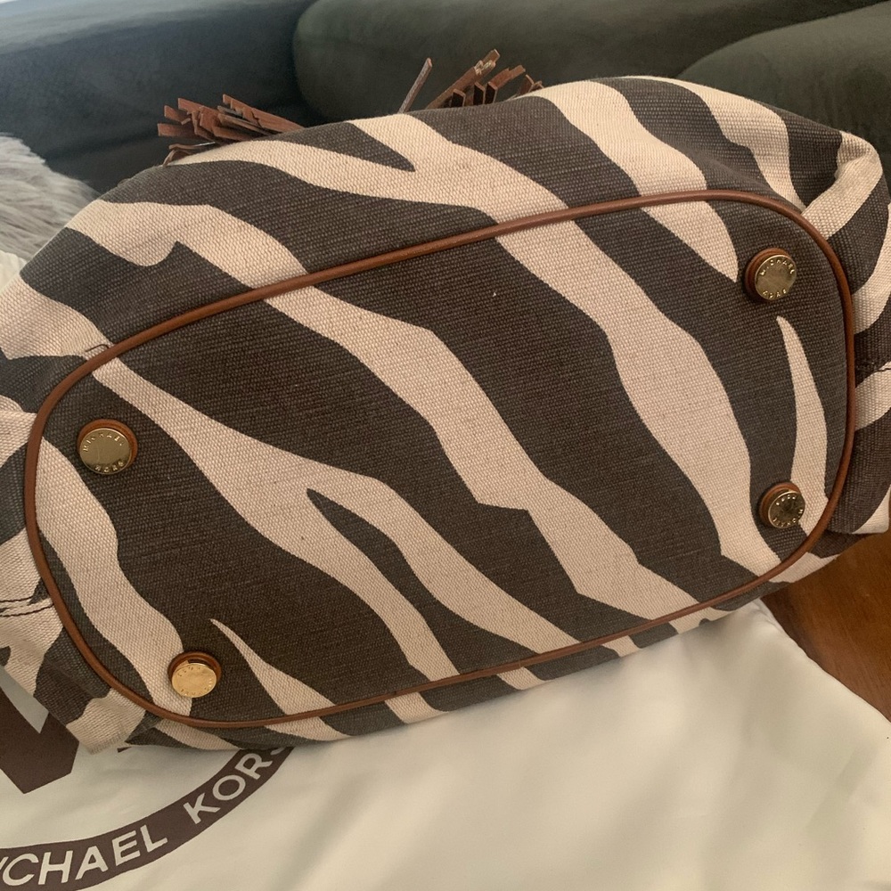 Michael Kors original zebra boho shoulder bag. - Picture 5 of 5